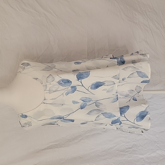 Unbranded Size M White w/ Blue Floral Tiered / Layered-Look Tank Sleeveless Top - Picture 1 of 12